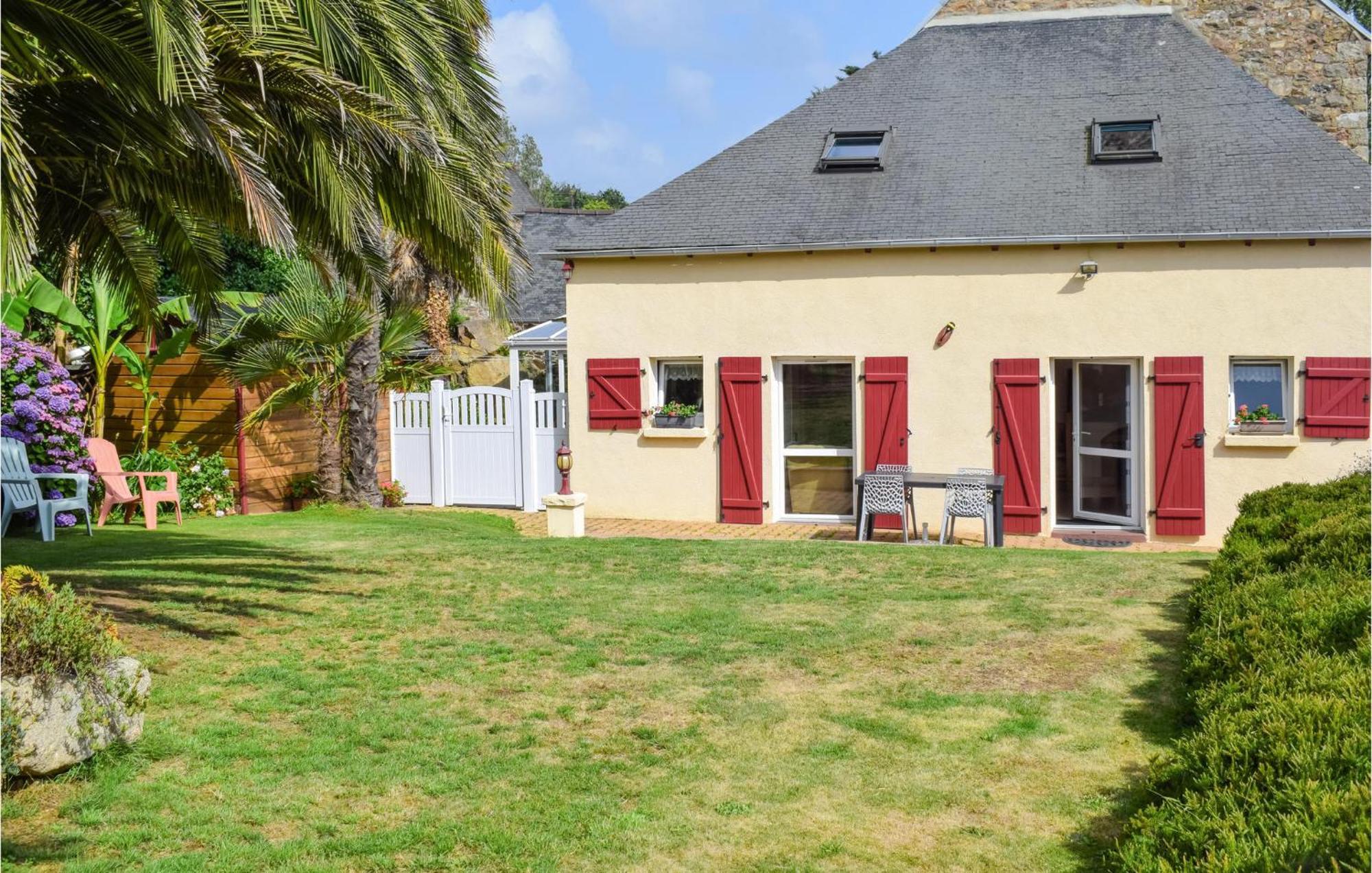 3 Bedroom Awesome Home In Lézardrieux المظهر الخارجي الصورة